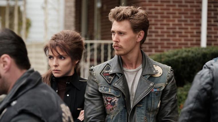 Jodie Comer and Austin Butler in The Bikeriders